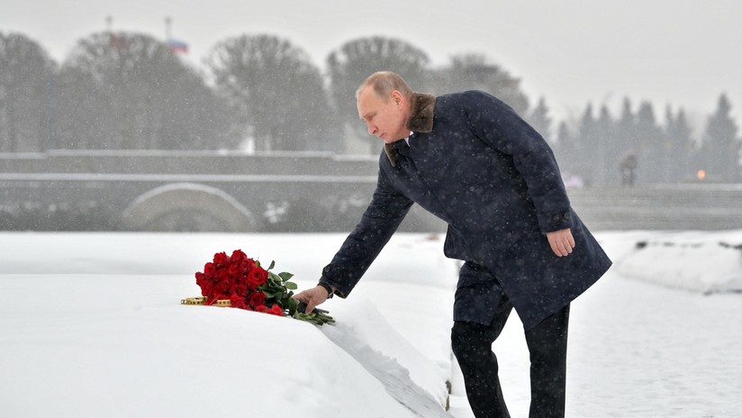 VIDEO: Putin homenajea a las víctimas del sitio de Leningrado 