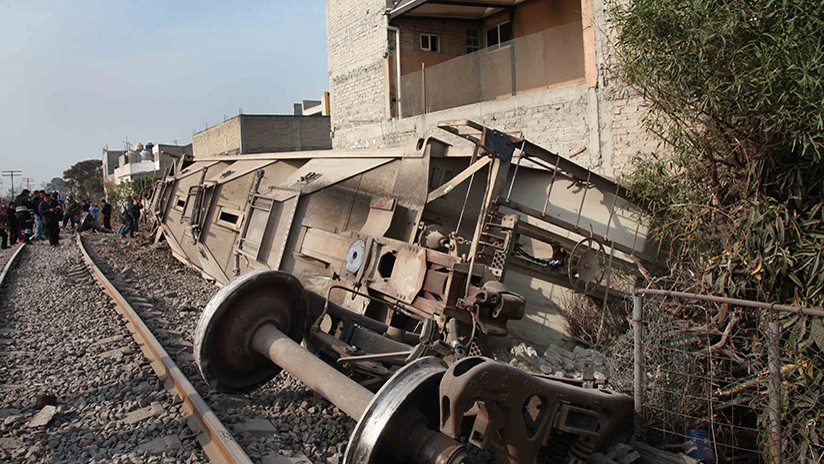México: Tren se descarrila sobre una casa y mata a cinco personas en Ecatepec (FOTOS y VIDEO)