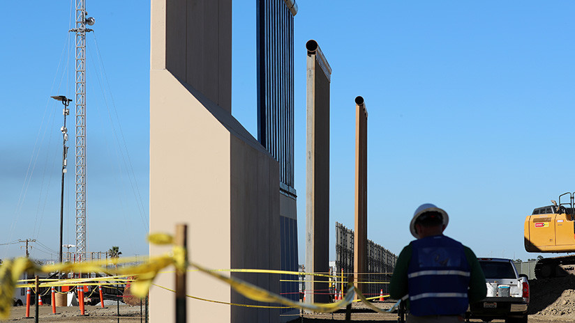 Los prototipos del muro fronterizo entre EE.UU. y México resultan impenetrables (FOTOS)