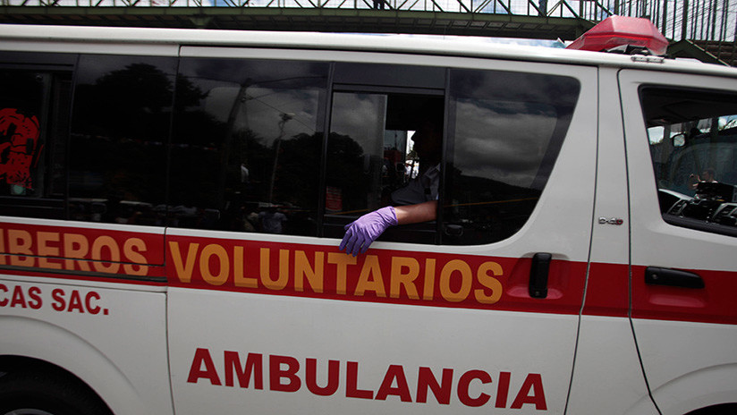 Al menos 8 muertos al caer un autobús por un barranco en Guatemala