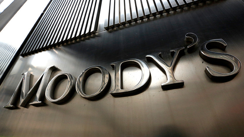 Moody's eleva a positivo el pronóstico sobre calificación soberana de Rusia