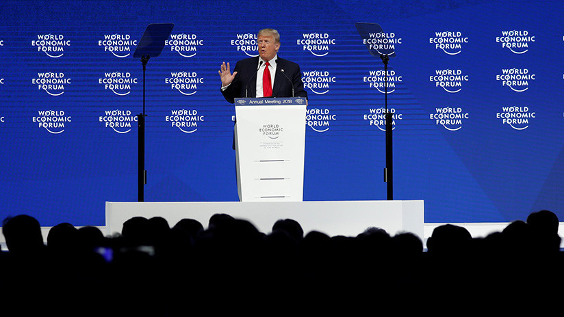 Video: El público abuchea a Donald Trump en Davos