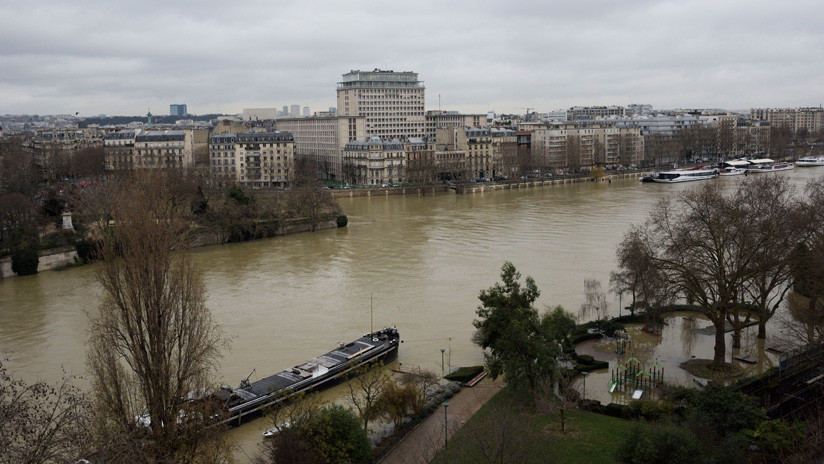 El desbordamiento del río Sena obliga a evacuar a 1.500 personas en la región de París (VIDEO)