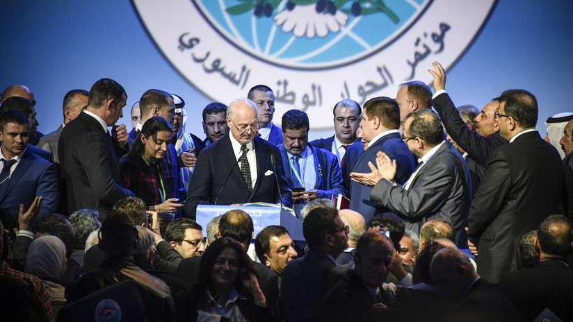 De Mistura: "El comité de reforma constitucional siria se ha creado en Sochi"