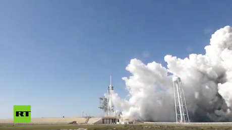 Space X ensaya el cohete más poderoso del mundo (VIDEO)