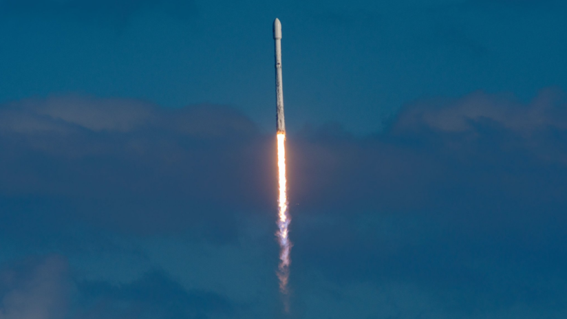 FOTO: SpaceX quería 'hundir' el Falcon 9, pero este prefirió flotar