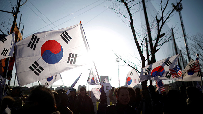 Manifestaciones en Corea del Sur antes del primer partido del equipo femenino intercoreano de hockey