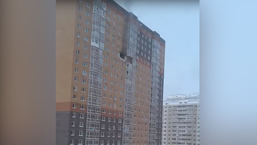 VIDEOS: Incendio tras una explosión en una casa en la región de Moscú