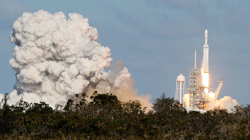 ¡Histórico! Despega el Falcon Heavy de SpaceX, el cohete más potente del mundo (VIDEO)