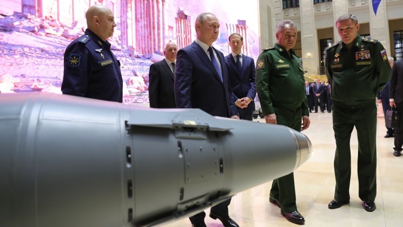 Un programa estatal secreto de armamento fue firmado por Vladímir Putin