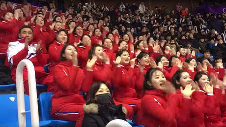Animadoras de Corea del Norte en Pyeongchang incendian las redes y causan controvertidas reacciones