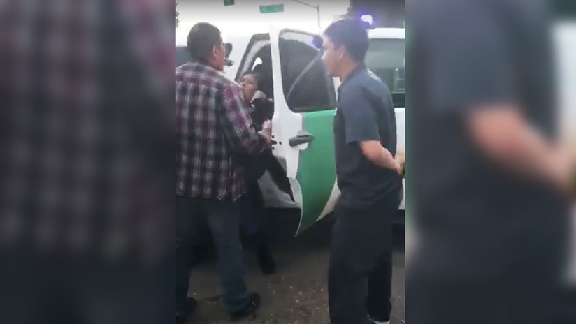 VIDEO: El brutal arresto de una mujer mexicana frente a sus hijas provoca indignación en EE.UU.