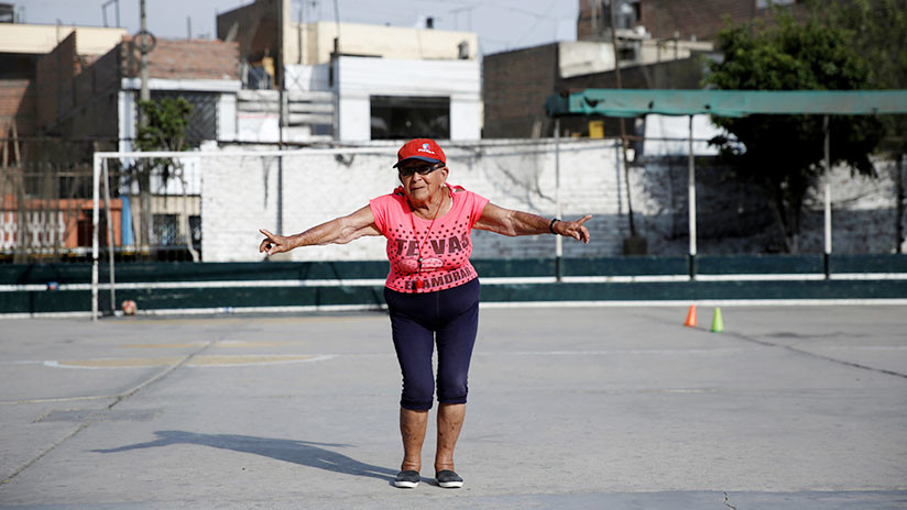 "Moriré en una cancha": Conozca a la entrenadora más longeva de Perú