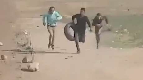 FUERTE VIDEO: Un francotirador israelí mata a un palestino desarmado en la frontera de Gaza