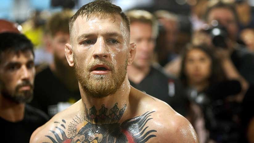 VIDEOS: Conor McGregor se entrega a la Policía tras vandalizar un autobús con peleadores de la UFC