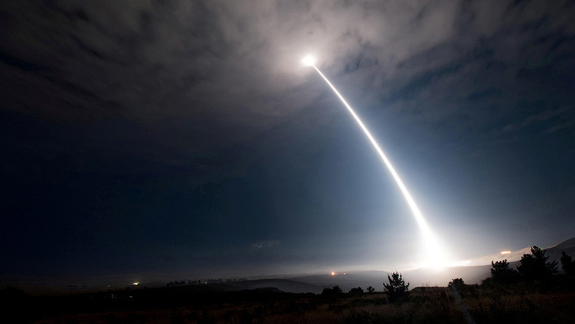EE.UU. lanza al Pacífico su misil balístico intercontinental Minuteman III