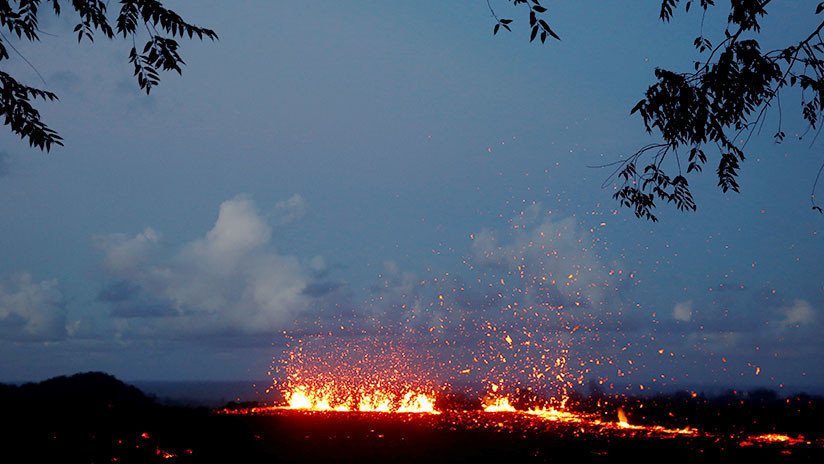 Alertan de la "inminente" erupción del volcán Kilauea en Hawái