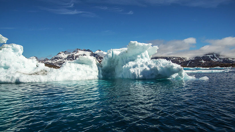 Momento exacto: Un iceberg de más de 6 km se desprende de un glaciar en Groenlandia (VIDEO)