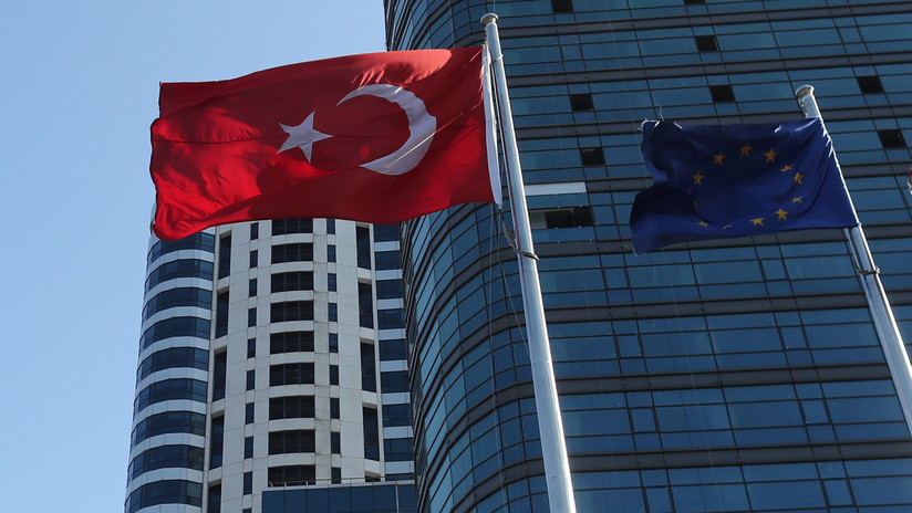 WSJ: "Alemania estudia proporcionar ayuda financiera a Turquía"