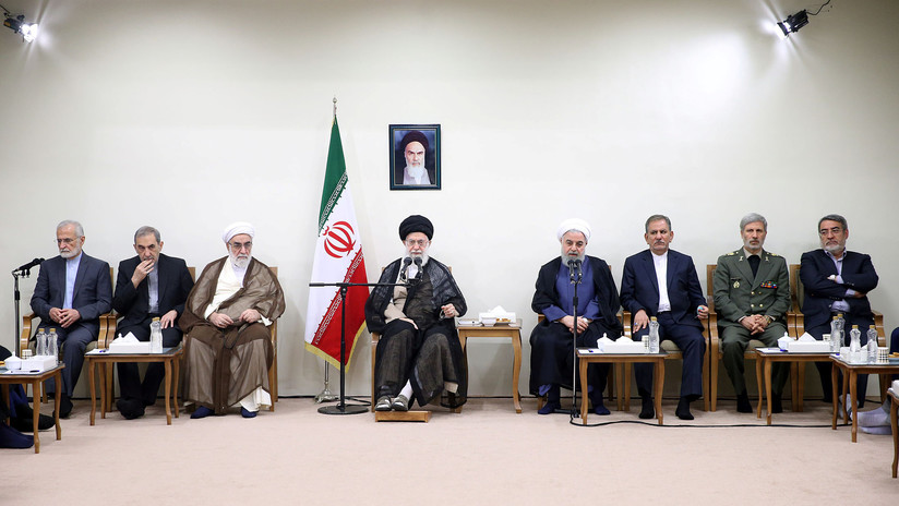 El líder supremo de Irán afirma estar listo para abandonar el acuerdo nuclear de ser necesario