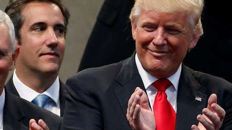 Trump elogia a su exjefe de campaña y acusa a su exabogado de inventar historias por un "trato"