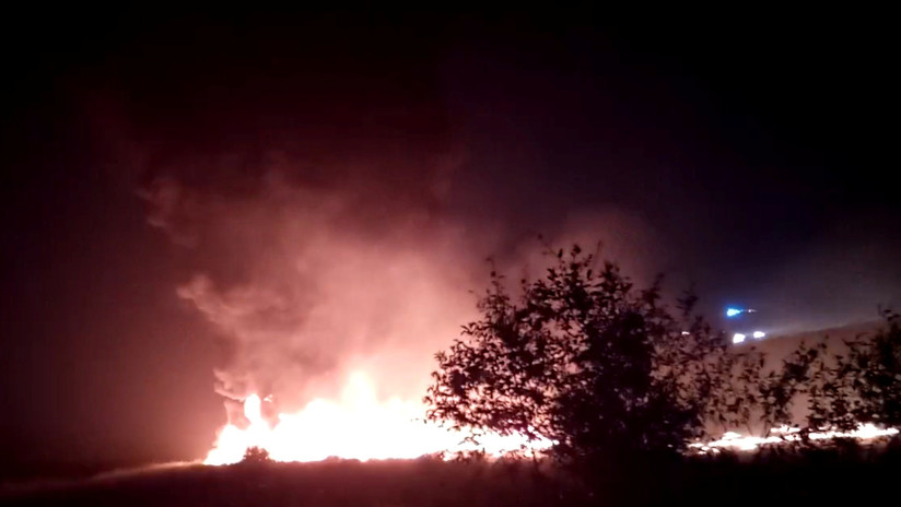 VIDEO: Un pasajero de un Boeing 737 accidentado en Sochi graba al avión en llamas