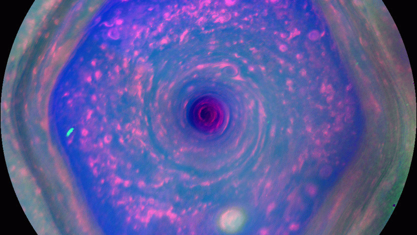 Hallazgo estratosférico: El hexágono polar de Saturno no se limita a las nubes