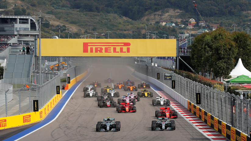 El británico Lewis Hamilton de Mercedes gana el Gran Premio de Rusia de Fórmula 1