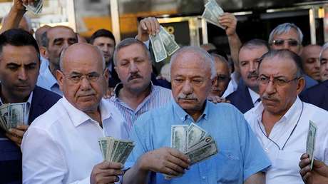 Perder el estatus de 'moneda de reserva mundial': Cómo expulsan al dólar del mercado asiático