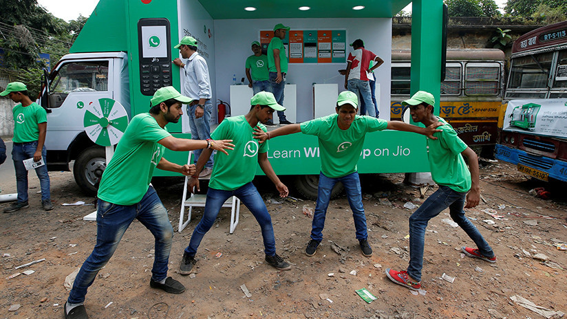 WhatsApp monta en las calles escenas de violencia desatadas por noticias falsas