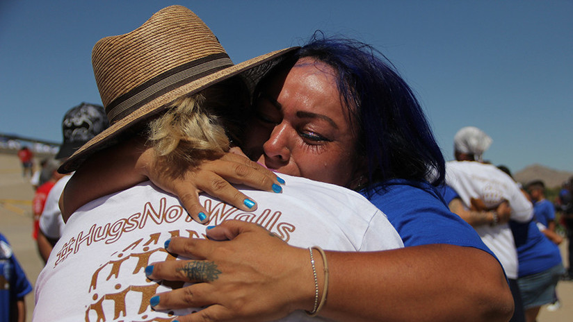 Solo 3 minutos: Abren la frontera México-EE.UU. para que las familias divididas se abracen (FOTOS)