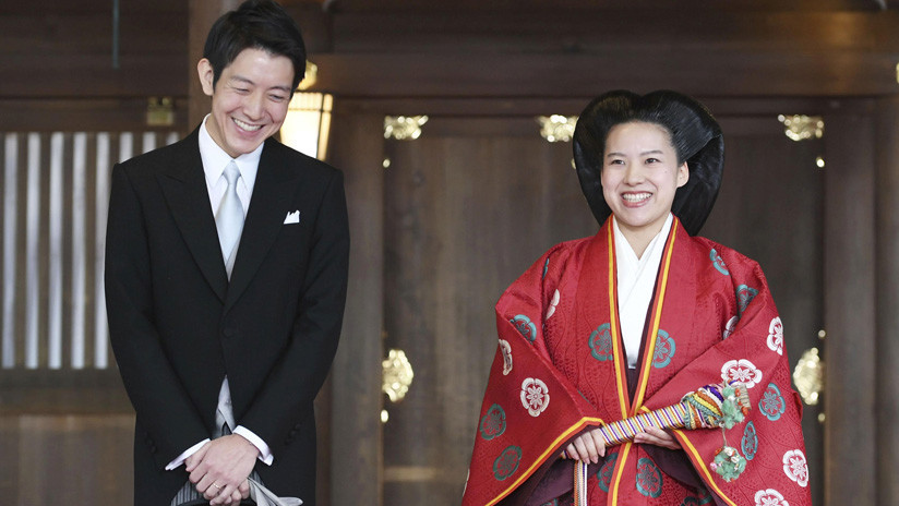 La princesa Ayako de Japón se convierte en plebeya tras casarse con un empleado transportista
