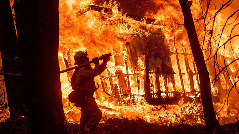 La "pesadilla" de los incendios en California: ¿Qué está pasando y quién tiene la culpa?