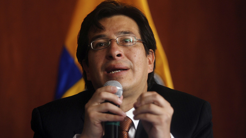 Renuncia el ministro de Educación de Ecuador por recorte al presupuesto de ese sector