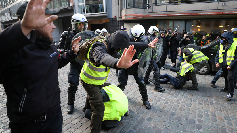 Arrestos y enfrentamientos: la protesta de los 'chalecos amarillos' se extiende a Bruselas (VIDEOS)