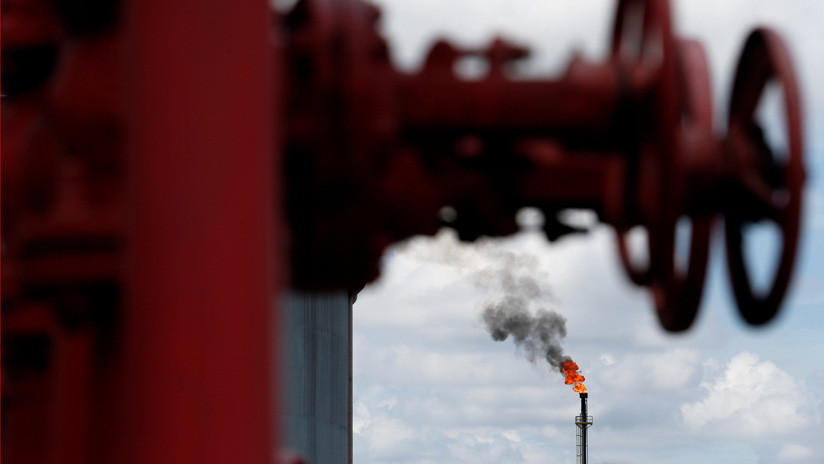 Los precios del petróleo suben un 5 % ante el inminente acuerdo de recorte de producción de la OPEP