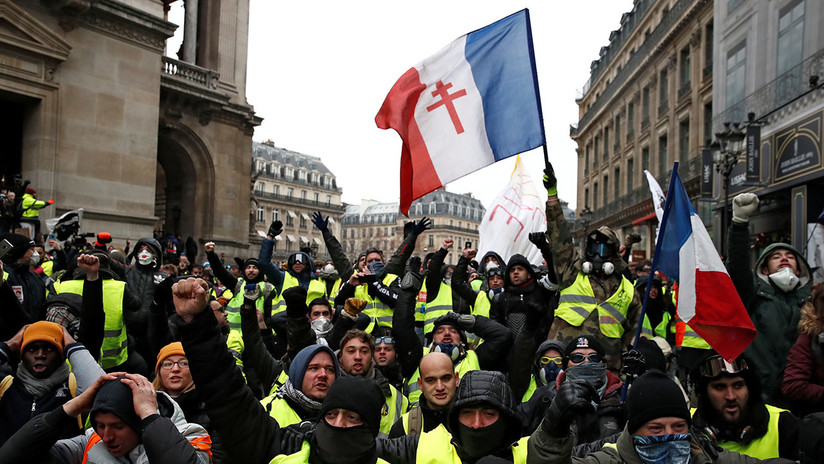 Quinto acto: Los 'chalecos amarillos' vuelven a manifestarse en París, pero las protestas menguan