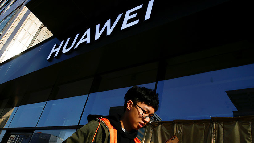 Reuters: Trump podría declarar emergencia nacional y prohibir la compra de equipos de Huawei y ZTE