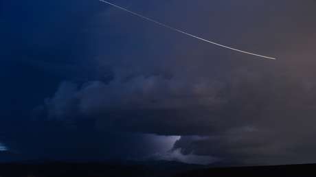 FOTOS, VIDEO: Un enorme signo de interrogación en el cielo sorprende a los vecinos de California