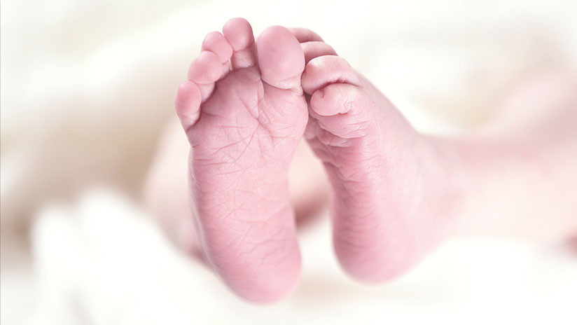 Una madre se convierte en caso médico al dar a luz a gemelos con 12 días de diferencia