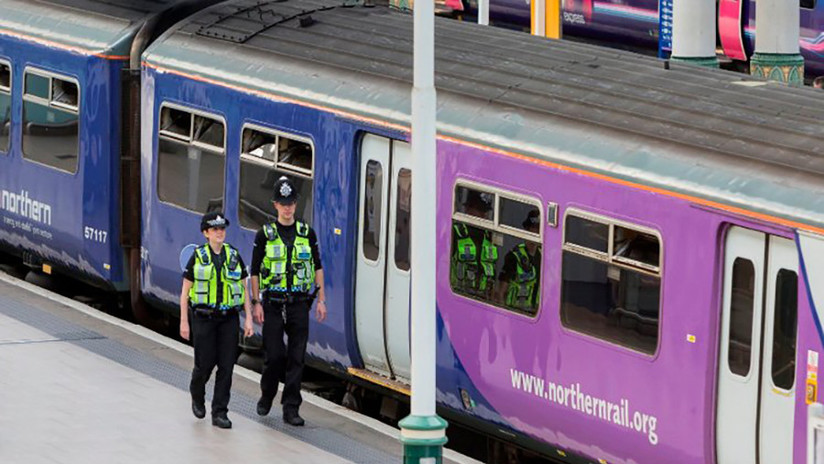 Matan a cuchilladas a un hombre en un tren cerca de Londres