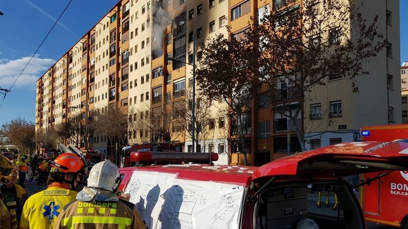 Incendio en un edificio residencial en Badalona deja tres muertos y unos 16 heridos