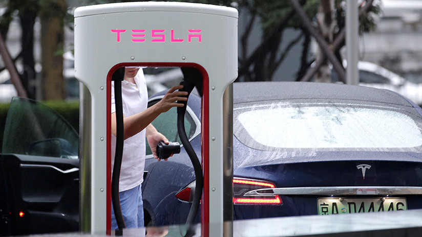 Demandan a Tesla por la muerte de dos ocupantes debido a una batería defectuosa