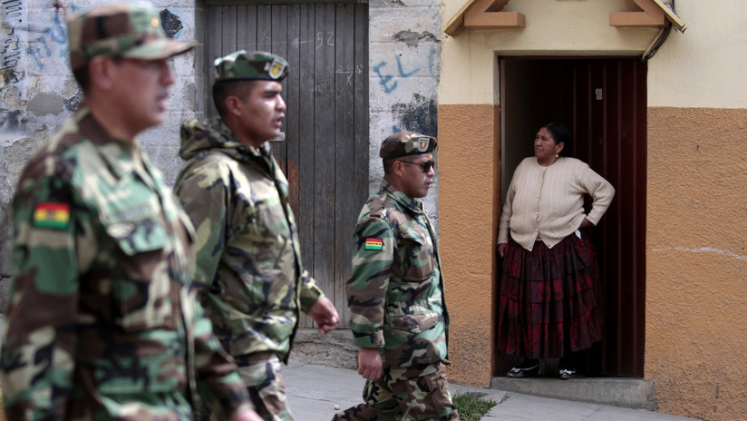 Soldado muere en Bolivia al ser disparado por un compañero que fingía tomar una foto con su arma
