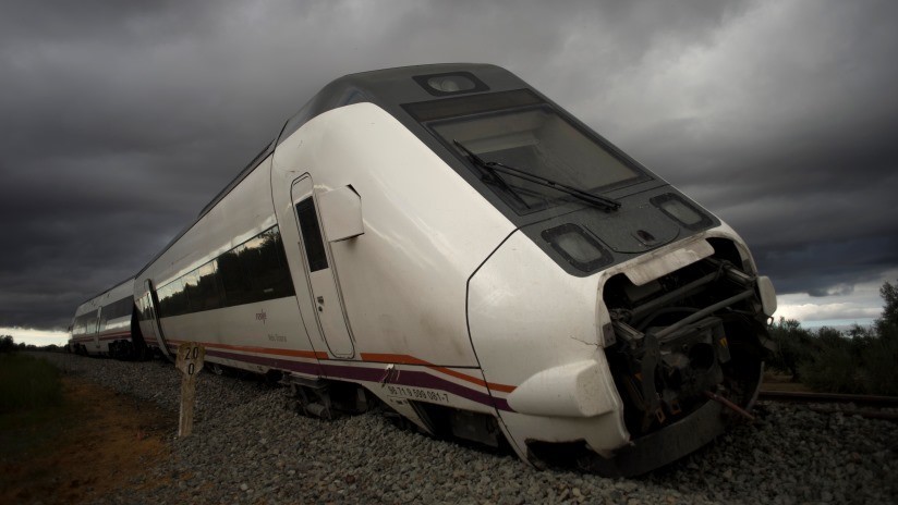 Un tren que cubría la ruta Madrid-Zafra descarrila en Toledo