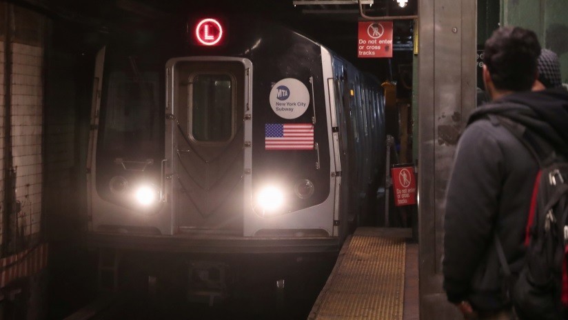 VIDEO: Un hombre escapa por un túnel del metro de Nueva York tras intentar violar a una mujer