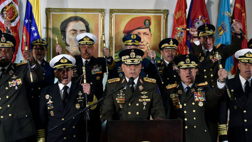 Las Fuerzas Armadas de Venezuela tildan la autoproclamación de Guaidó de "golpe de Estado" en marcha