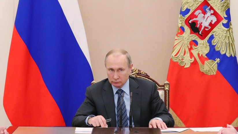 Putin: "Rusia no interviene en Ucrania, pero se reserva el derecho a defender los derechos humanos incluso en el campo de la religión"