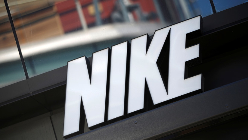 Exigen a Nike retirar una línea de zapatillas "blasfema e insultante para el islam"