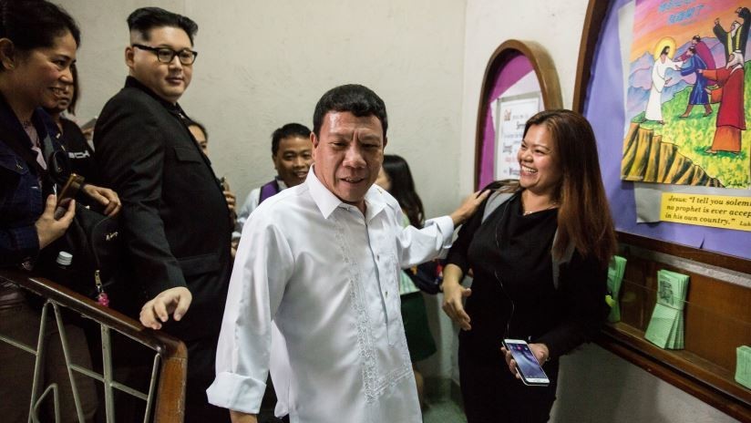 FOTOS: Un imitador de Duterte causa revuelo en una iglesia de Hong Kong